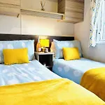 Adelfas Tatil Evi *