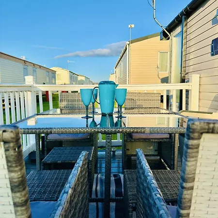 Adelfas * Scarborough