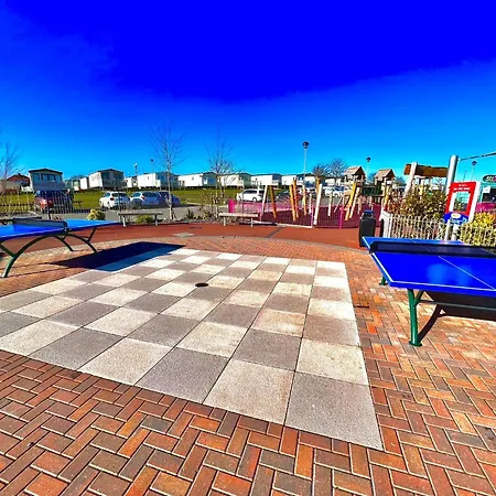 Adelfas * Scarborough